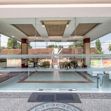 Oyo Flagship 3726 Tembok Batu Residence Tugu 外观 照片