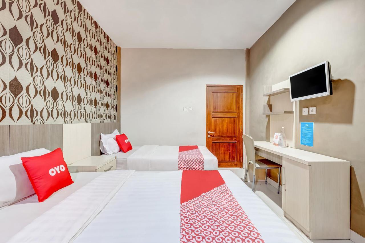 Oyo Flagship 3726 Tembok Batu Residence Tugu 外观 照片