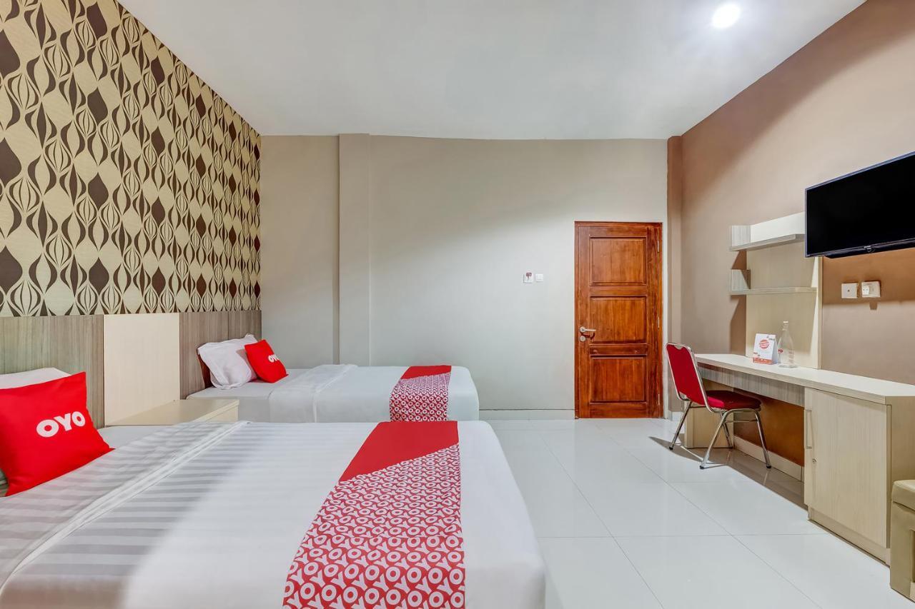 Oyo Flagship 3726 Tembok Batu Residence Tugu 外观 照片