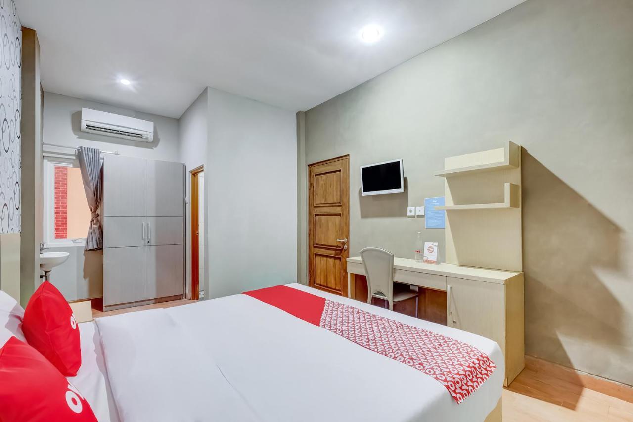 Oyo Flagship 3726 Tembok Batu Residence Tugu 外观 照片