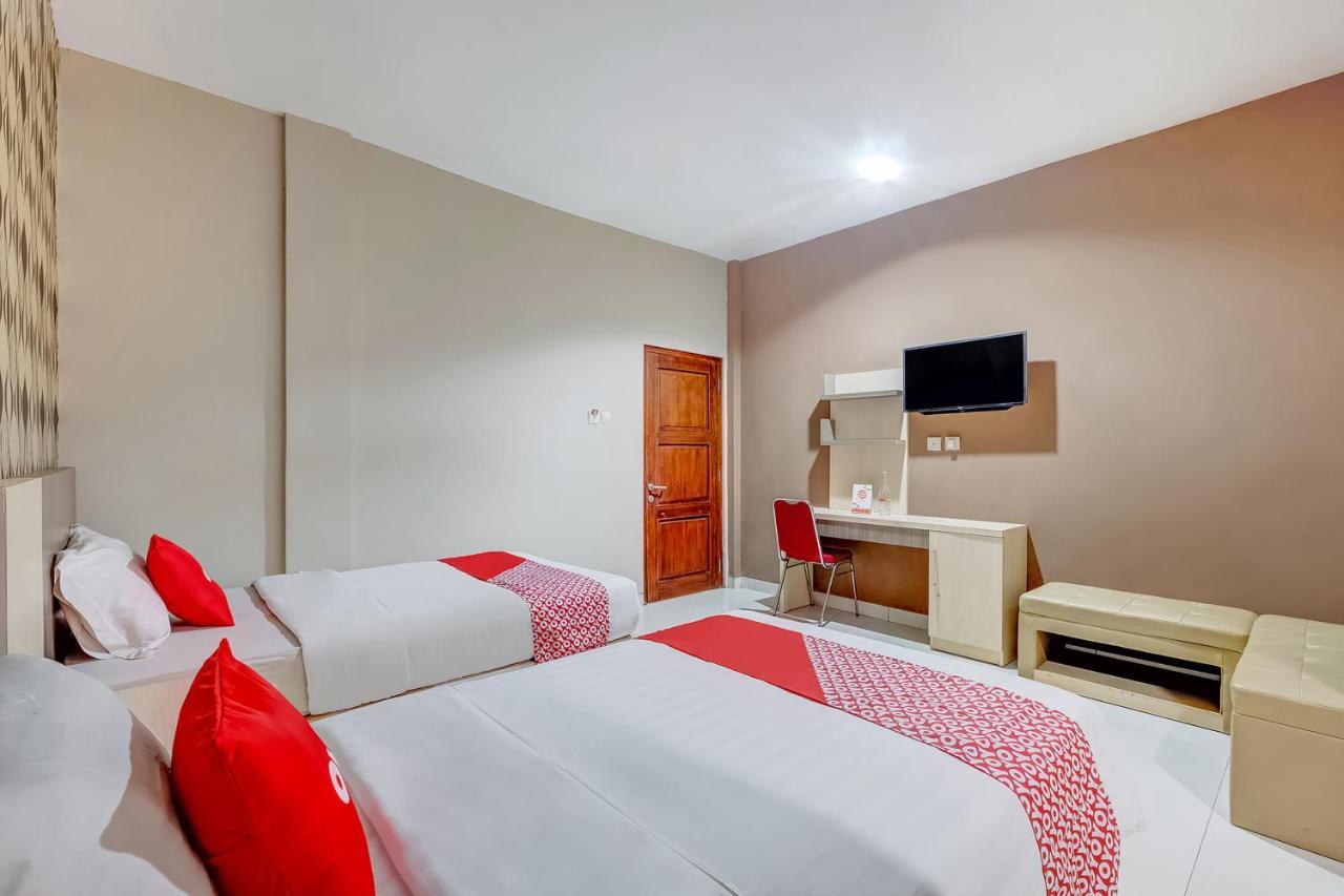 Oyo Flagship 3726 Tembok Batu Residence Tugu 外观 照片