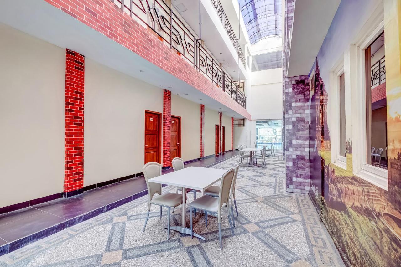 Oyo Flagship 3726 Tembok Batu Residence Tugu 外观 照片