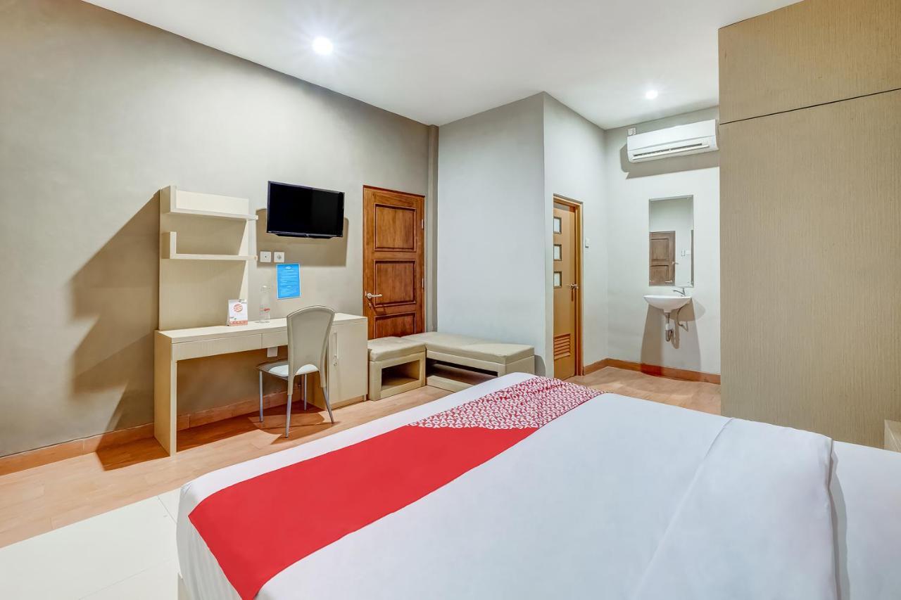 Oyo Flagship 3726 Tembok Batu Residence Tugu 外观 照片