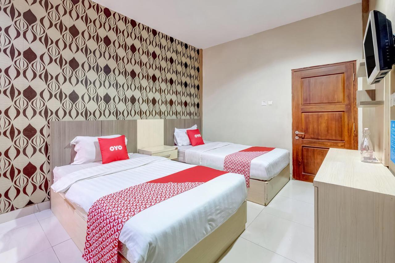 Oyo Flagship 3726 Tembok Batu Residence Tugu 外观 照片