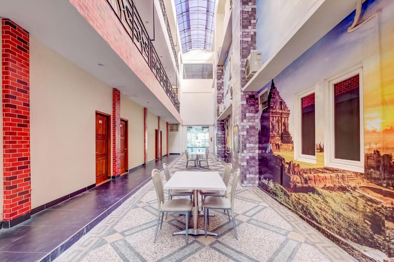 Oyo Flagship 3726 Tembok Batu Residence Tugu 外观 照片