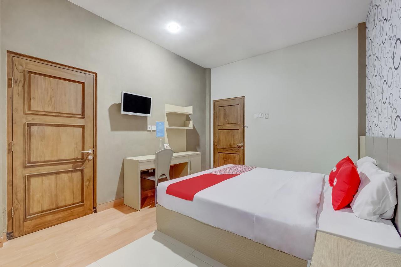 Oyo Flagship 3726 Tembok Batu Residence Tugu 外观 照片