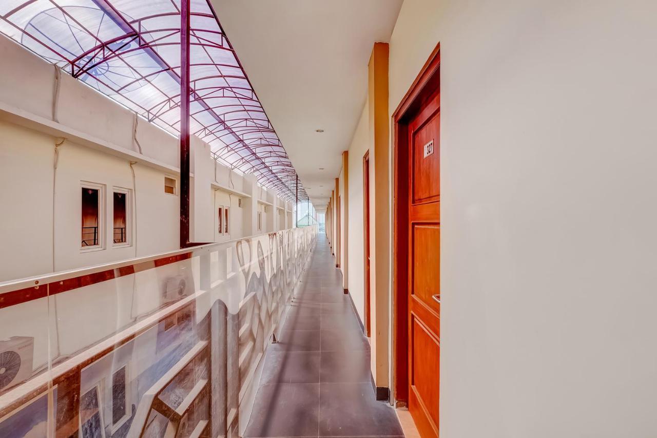 Oyo Flagship 3726 Tembok Batu Residence Tugu 外观 照片