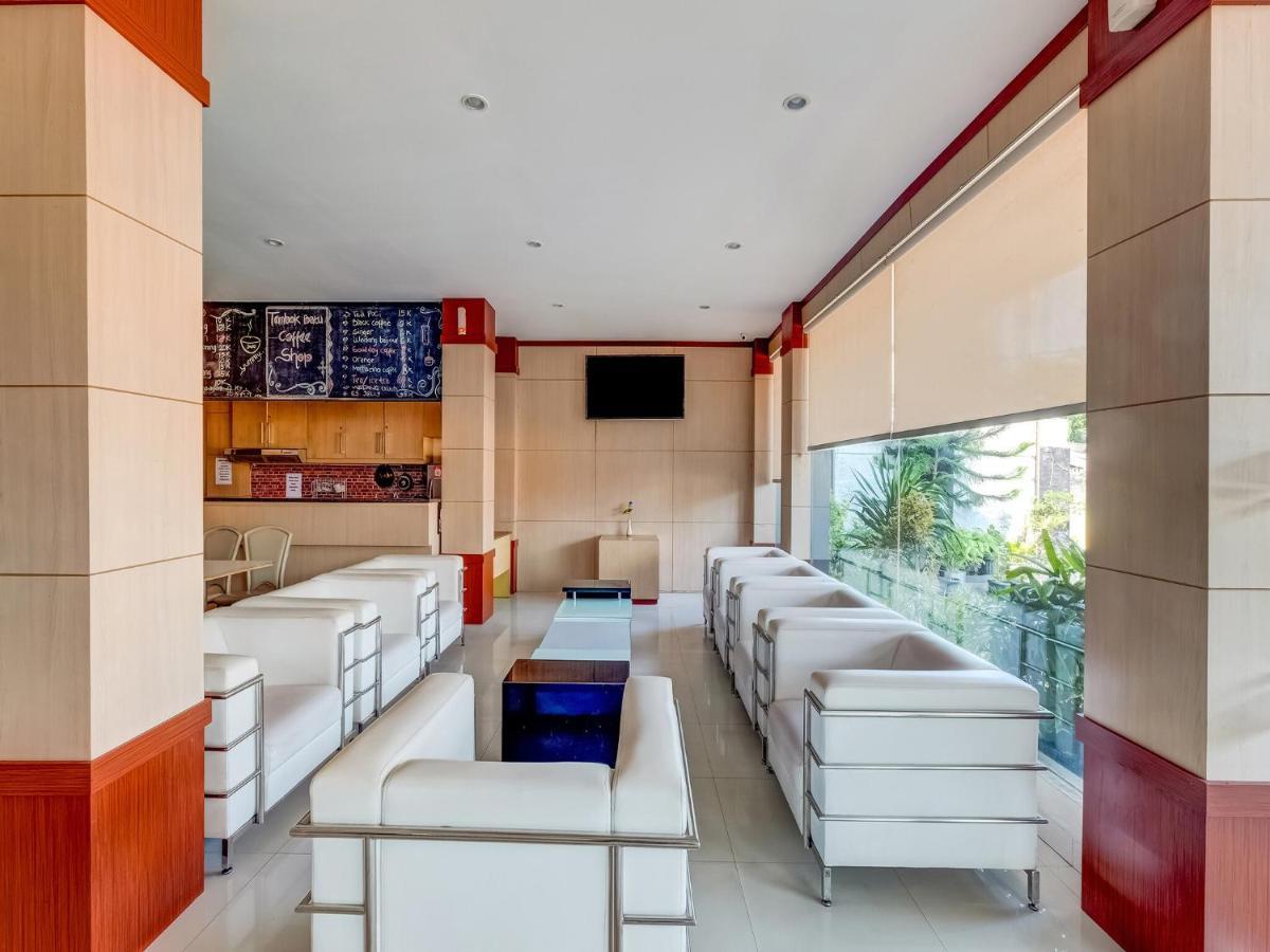 Oyo Flagship 3726 Tembok Batu Residence Tugu 外观 照片